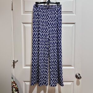 Gilli Blue and White Patterned Palazzo Pants